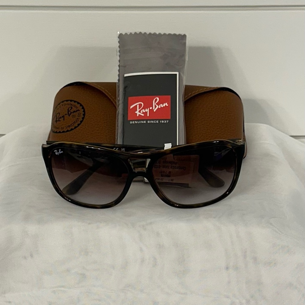 Ray-Ban Women's Brown Sunglasses NWT!!